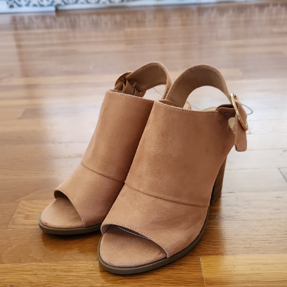 Diba Elegant Tan Women's Heeled Sandals